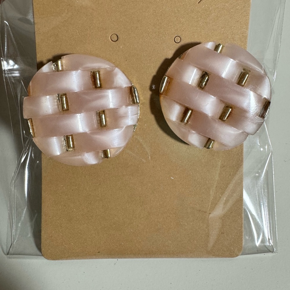 Vintage Style Blush Pink Woven‎ Basketweave Button Clip On Earrings Gold Tone